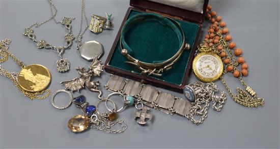 A quantity of assorted jewellery including coral necklace, silver brooch and costume jewellery.